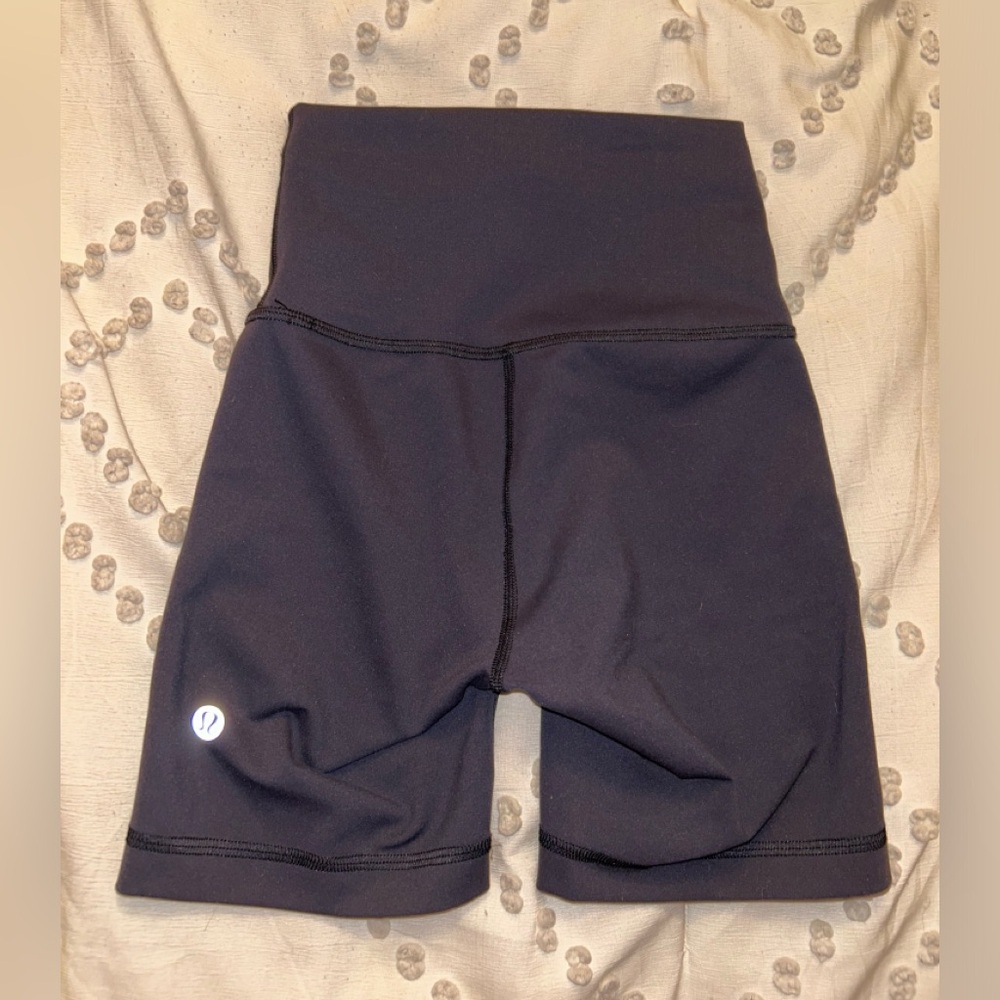 Lululemon Align High rise Short 6”